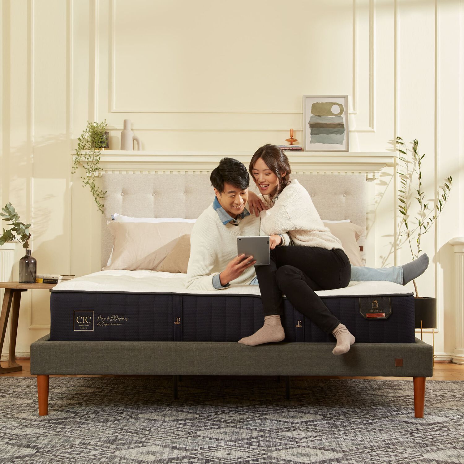 Cama Europea Curve King Premium + Set Baker